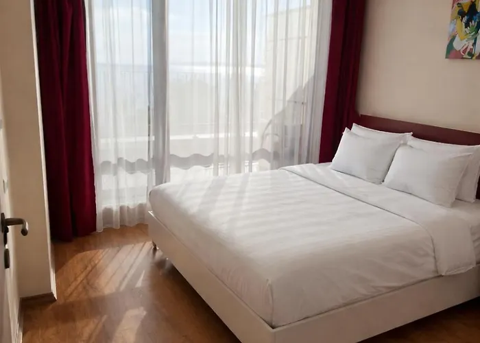 Aparthotel Premier - Sunny *